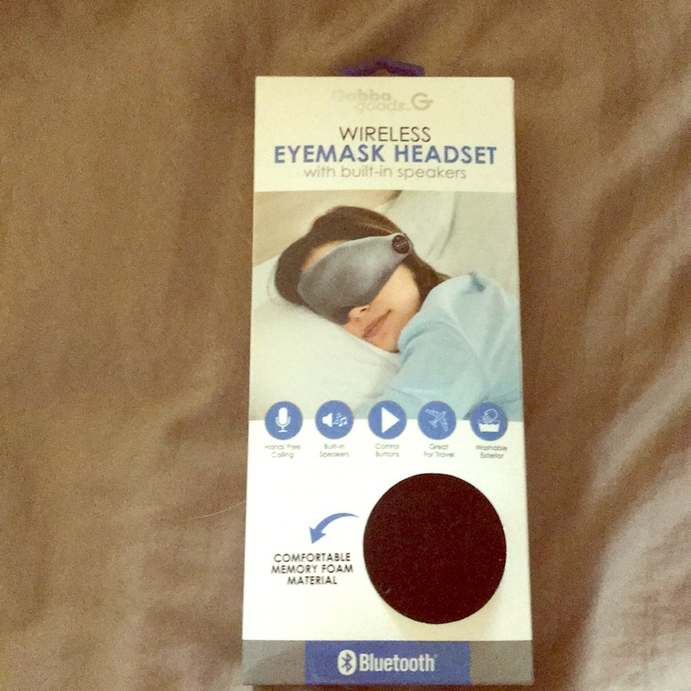 Black wireless eye mask